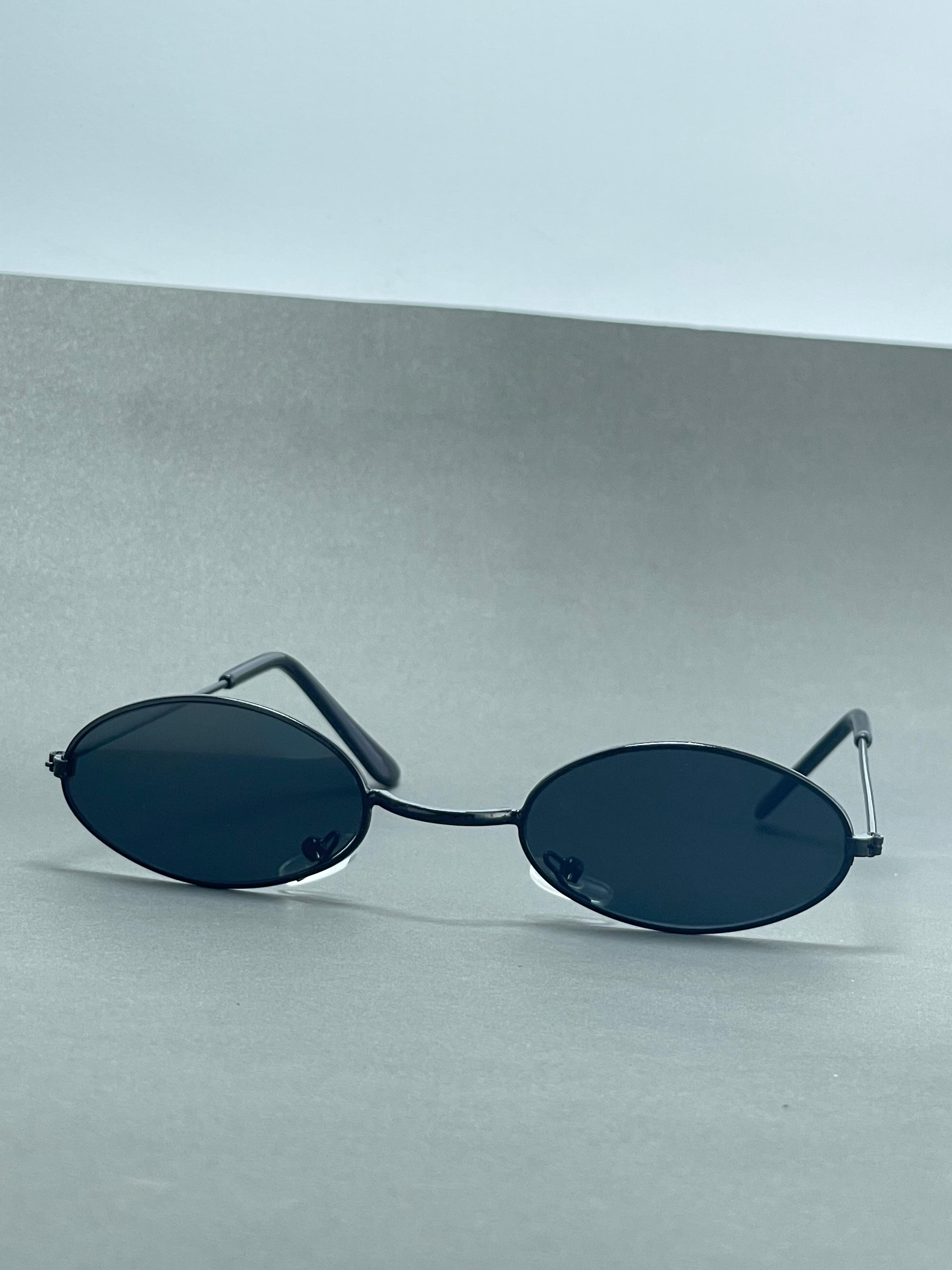 Small vintage oval sunglass