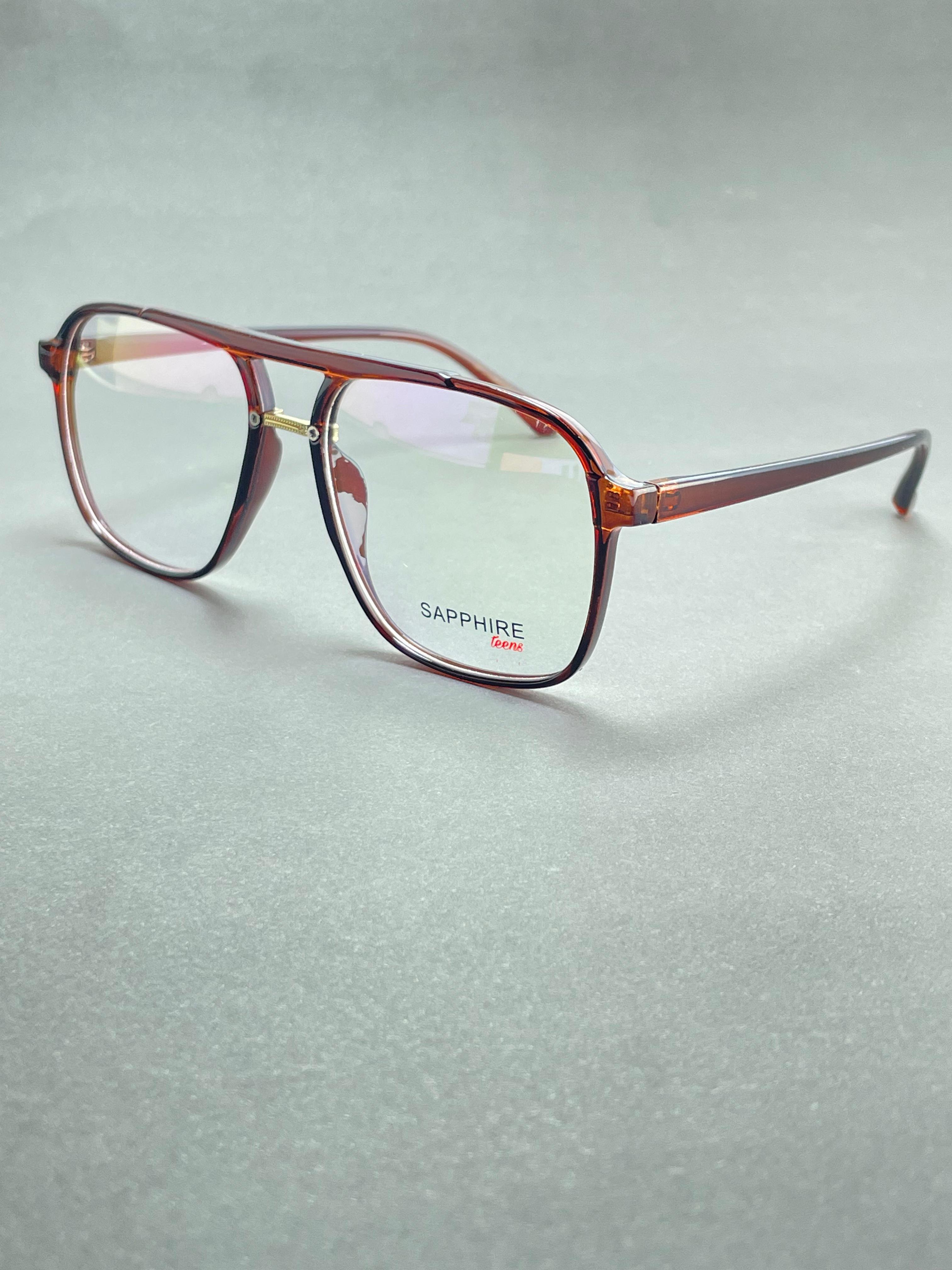 Clear Frame with a Sleek Metal Bridge