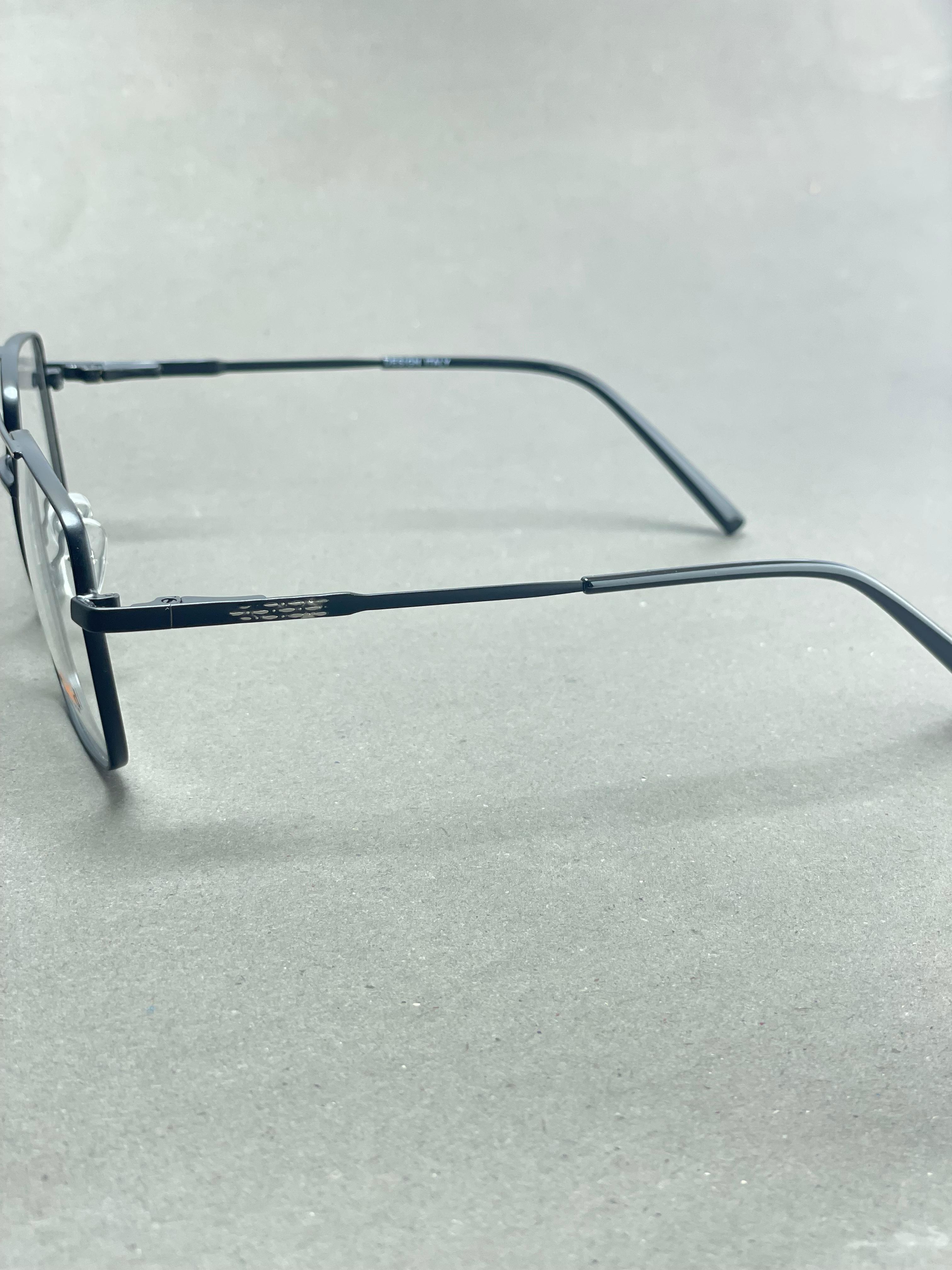 Sleek, modern rimless