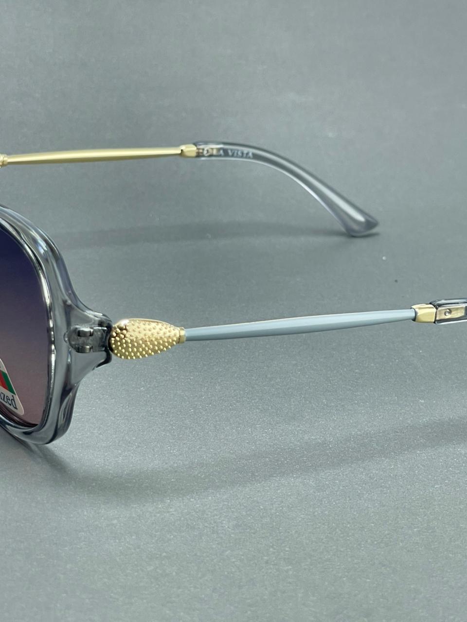 Vintage Fish-Shaped Polarized Sunglasses – Translucent Grey Frame with Gold & White Accents, UV400 Protection